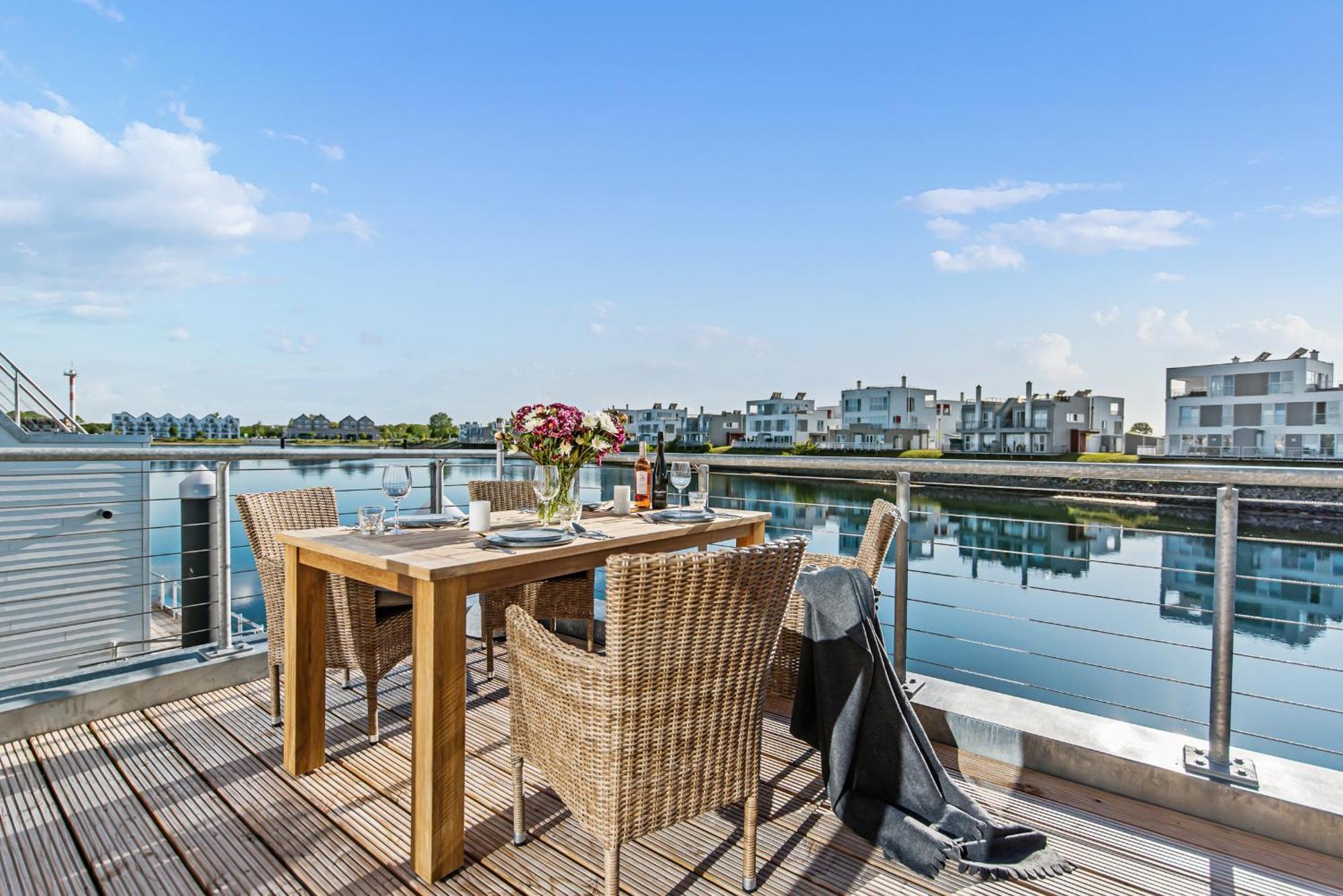 Treibholz: Meerblick, Dachterrasse, Bootsanleger, Badeleiter, Sauna * Olpenitz